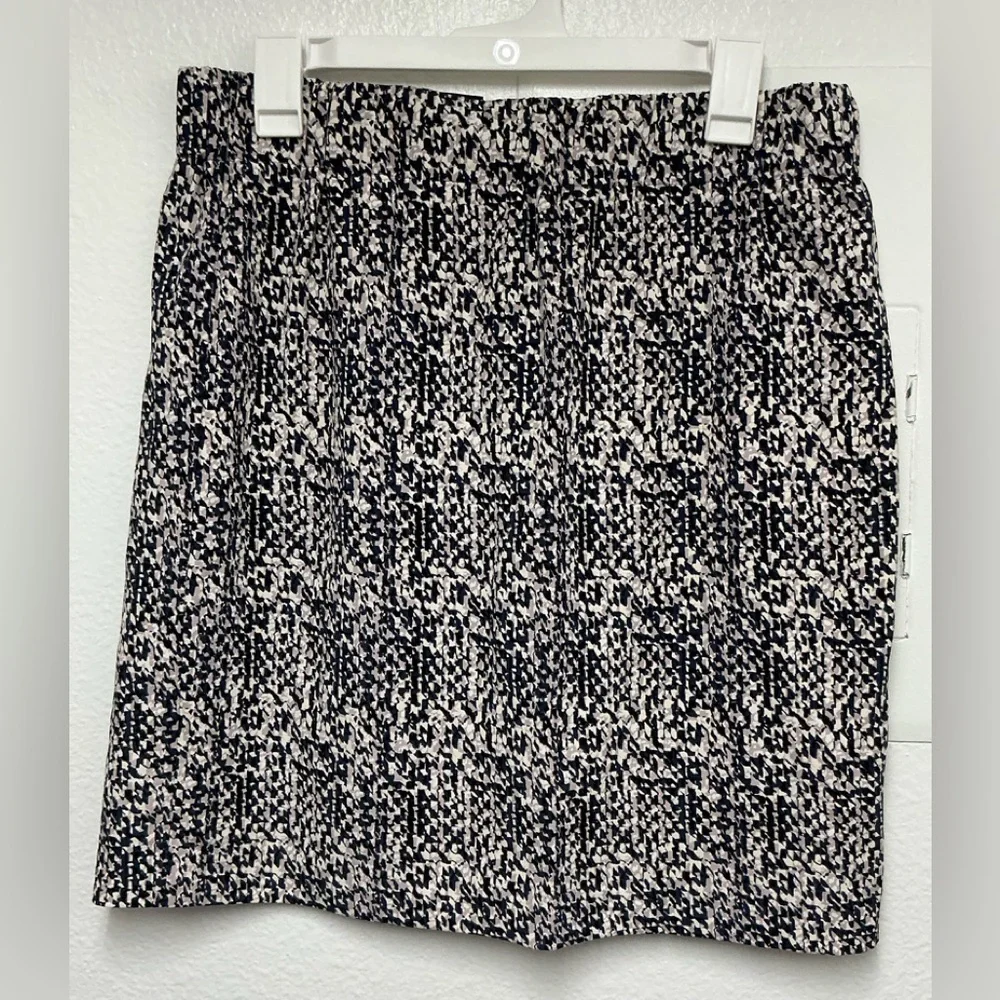 Ann Taylor NWT Skirt - Picture 2 of 8